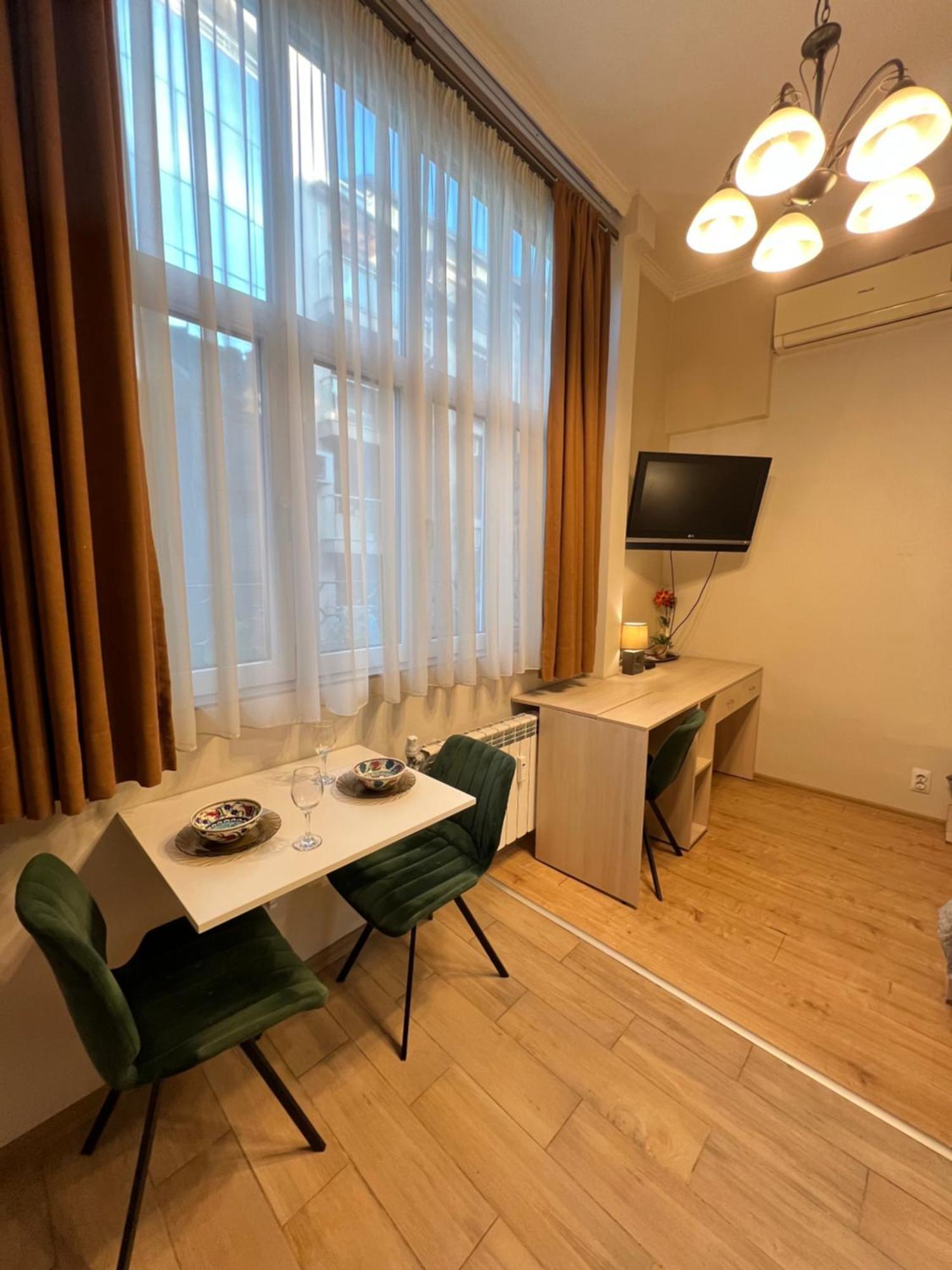 Budapest Cozy W Working Space And Wifi Σόφια