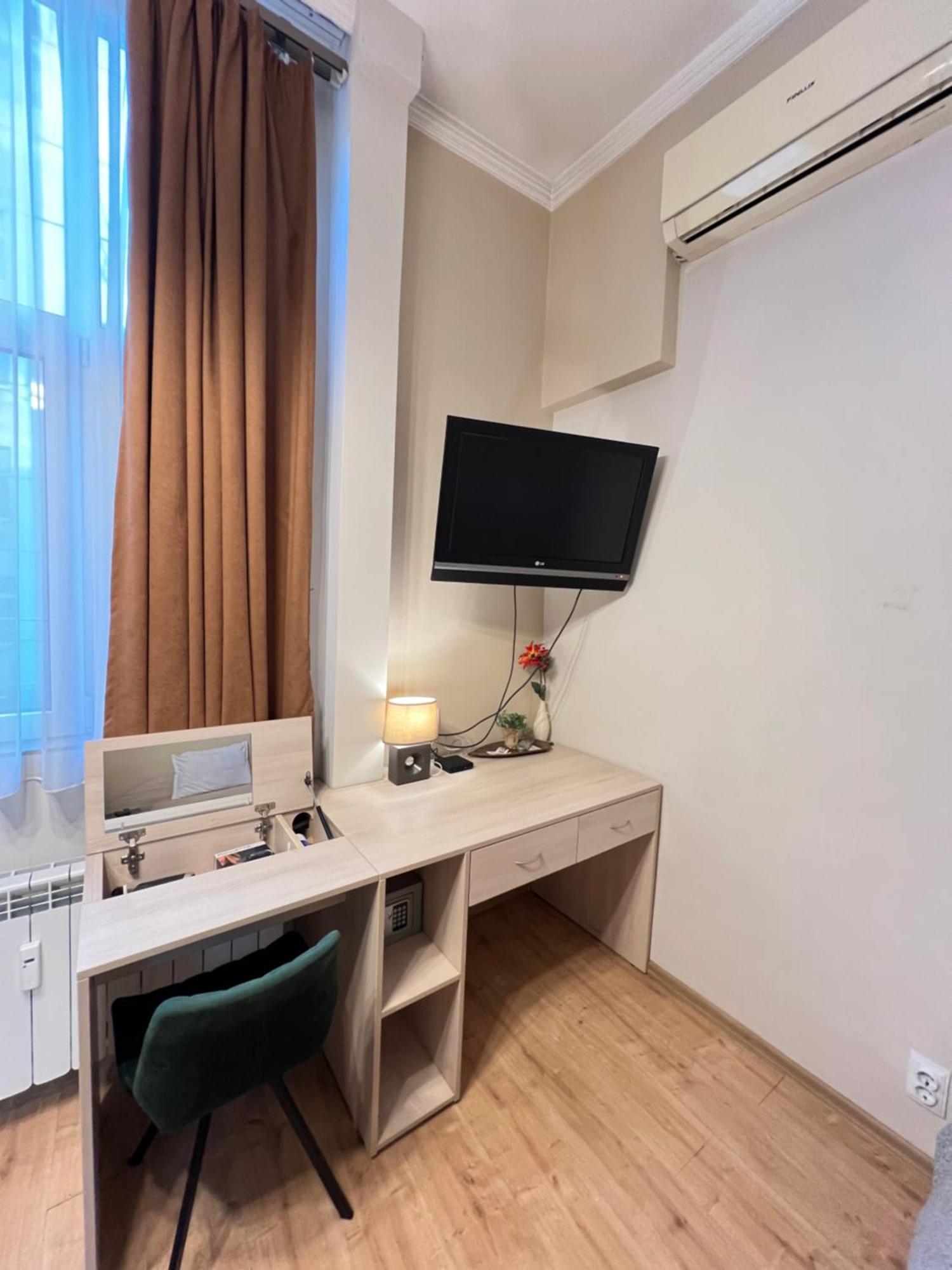Budapest Cozy W Working Space And Wifi Διαμέρισμα